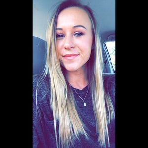 Meet your Posher, Kayla